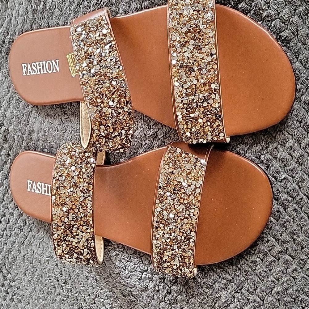 New never worn sequin gild sandles 2 straps
